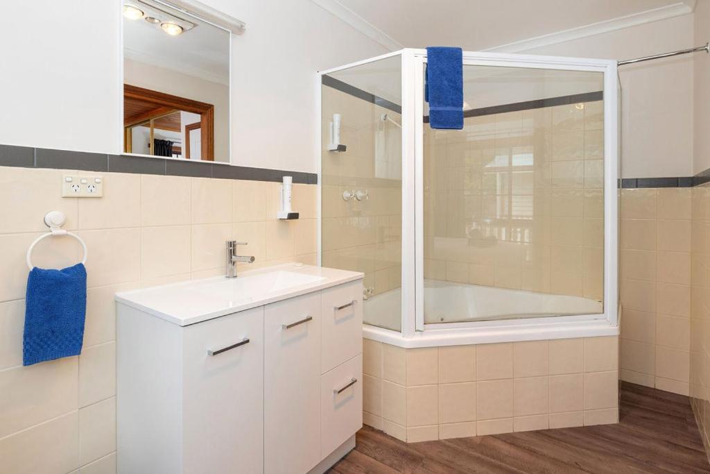 Kitty'S Cottages - Managed By Big4 Strahan Holiday Retreat Extérieur photo