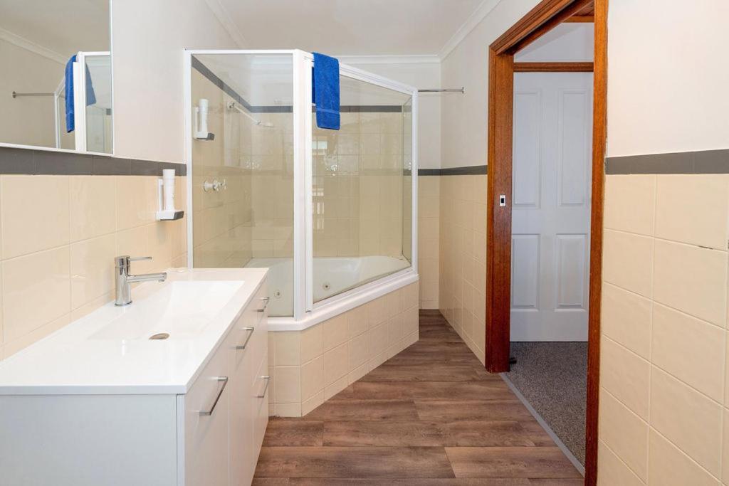 Kitty'S Cottages - Managed By Big4 Strahan Holiday Retreat Extérieur photo