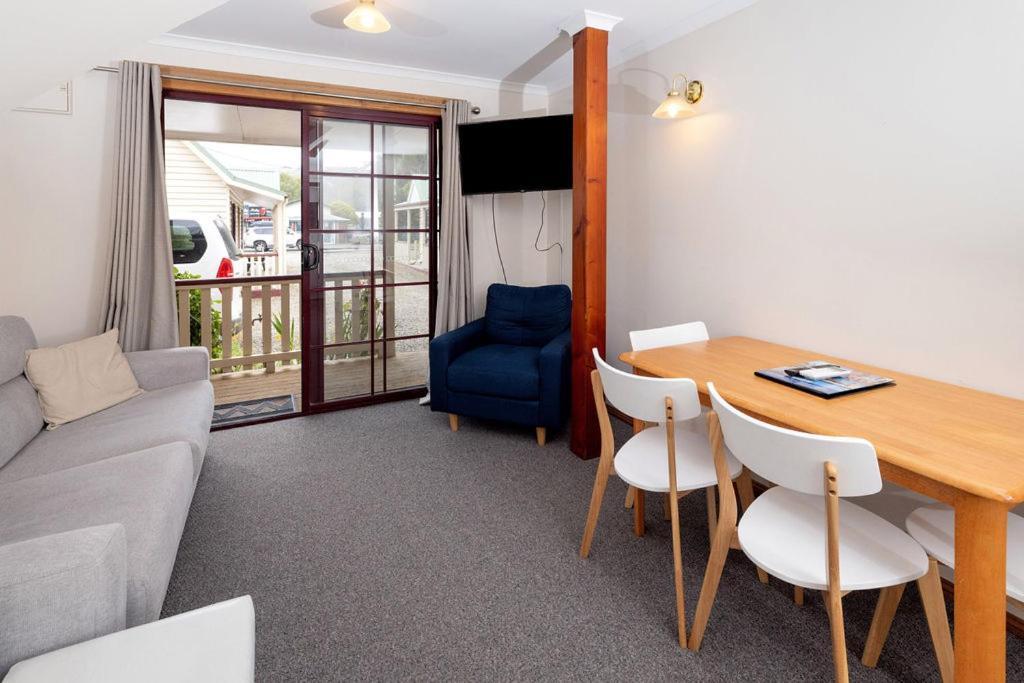 Kitty'S Cottages - Managed By Big4 Strahan Holiday Retreat Extérieur photo